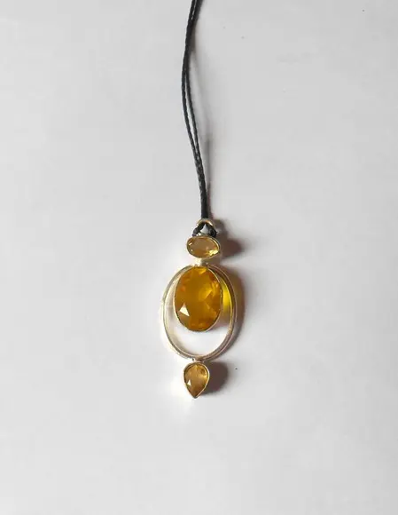 Cordão Colar com Pingente Amarelo Ajustável Longo -choker