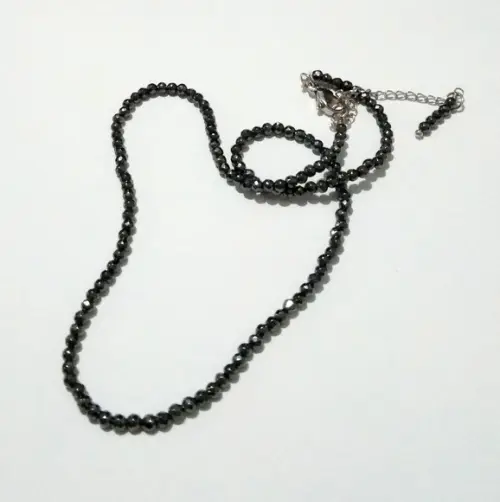 Choker Colar com Hematitas Facetadas e Aço Inox