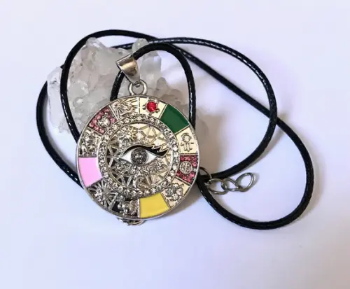 Cordão Colar com Olho Grego Simbolos Misticos e Strass