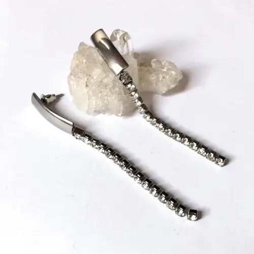 Brinco Pino Longo Aço Inox com Zirconia