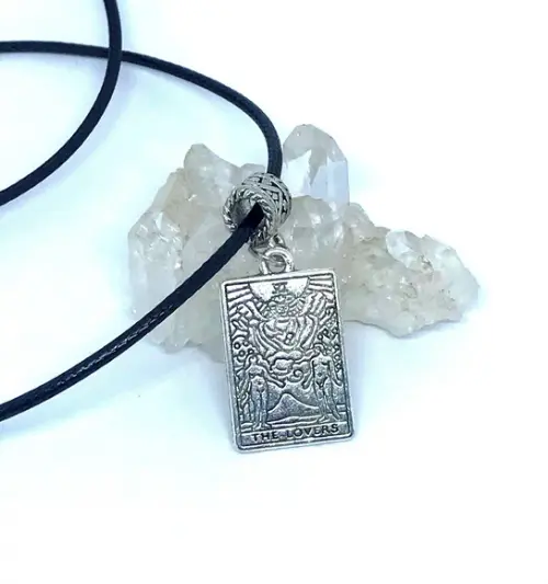 Cordão Colar com Cartas de Tarot Prateado