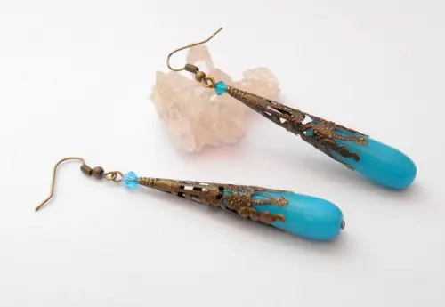 Brinco Ouro Velho com Jade Azul e Cristal