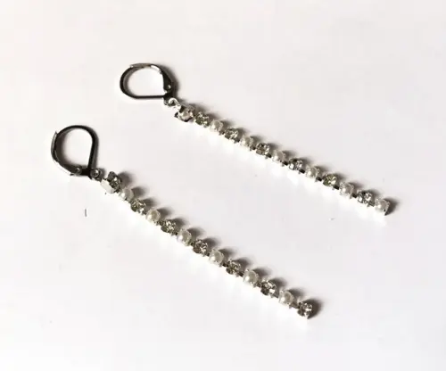 Brinco Longo Gancho Fechado com Strass e Perola Abs