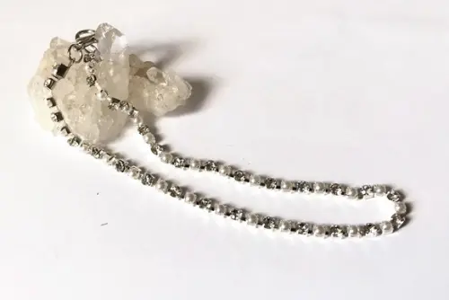 Tornozeleira Prateada com Strass e Perola Abs
