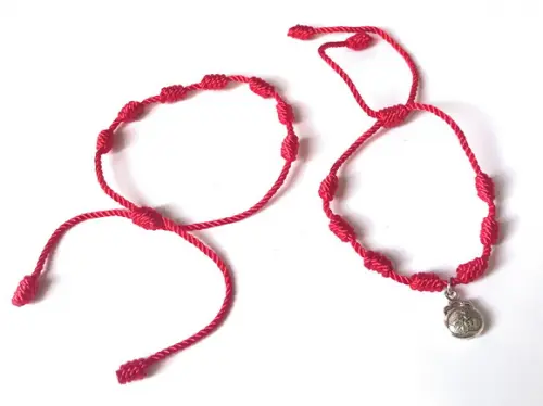 Pulseira Vermelha 7 Nós Kabbalah Sorte e Protecao Kit com 2