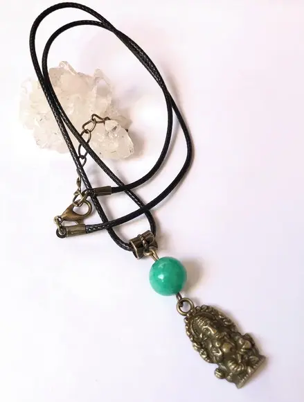 Cordão Colar com Jade Verde e Ganesha Ouro Velho