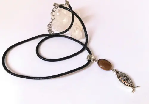 Cordão Colar com Olho de Tigre Oval e Palavra Jesus