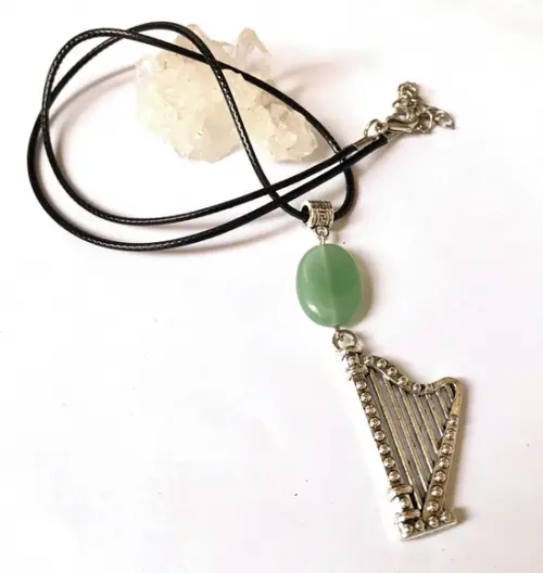 Cordão Colar com Quartzo Verde e Harpa