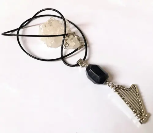 Cordão Colar com Pedra Estrela e Harpa