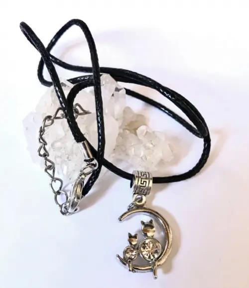 Cordão Colar com Gatinho com Strass em Prateado