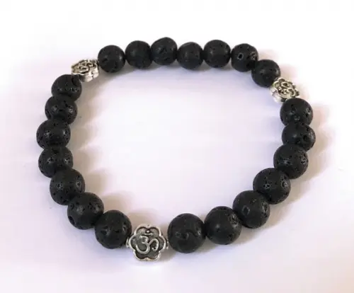 Pulseira Japamala 21 Contas Lava Vulcanica e Simbolo Om
