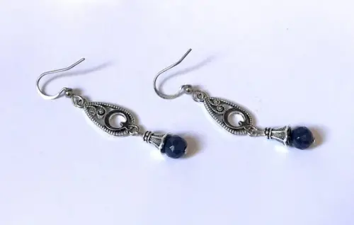 Brinco Jade Facetada Entremeio Forma Gota e Gancho Aço Inox