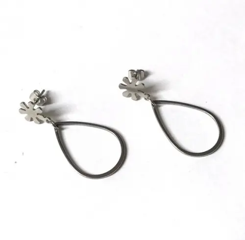 Brinco Pino Modelo Flor com Gota em Aço Inox