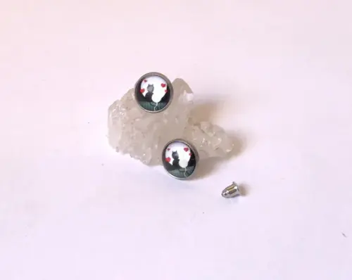 Brinco Pino com Cabochão Modelo Gato e Aço Inox