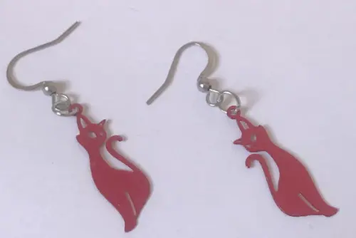Brinco Com Gancho Aço Inox E Gato Vermelho