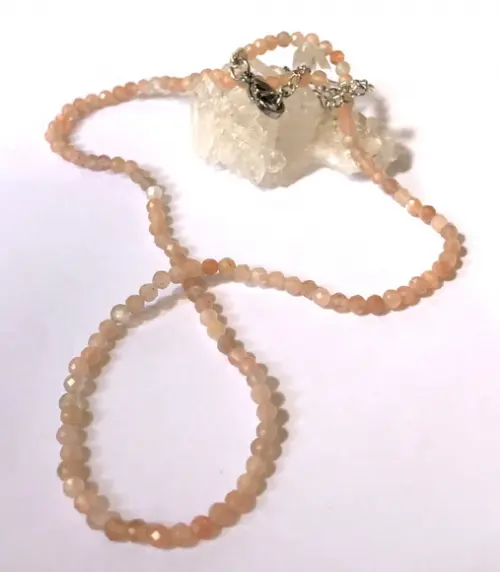 Choker Colar com Sunstone Facetadas e Aço Inox