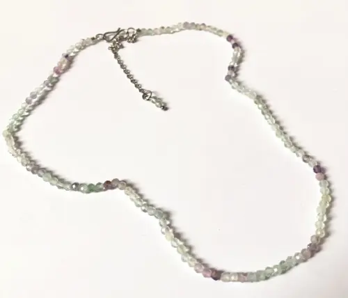 Choker Colar com Fluoritas Facetadas e Aço Inox