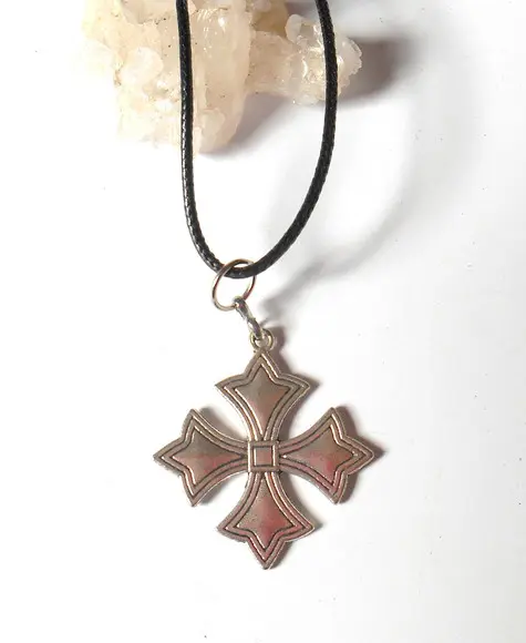 cordão colar com crucifixo