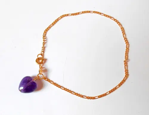 Pulseira folheada a ouro com coração cristal ametista