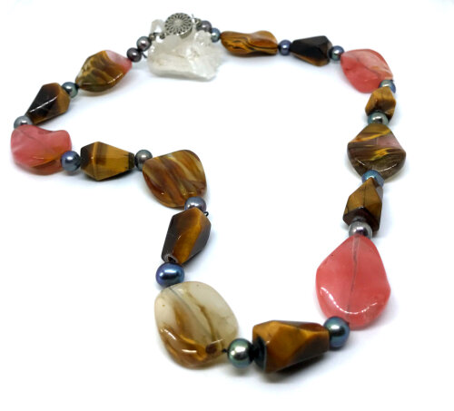 Colar Cristal Cherry, Olho de Tigre e Perolas Escuras