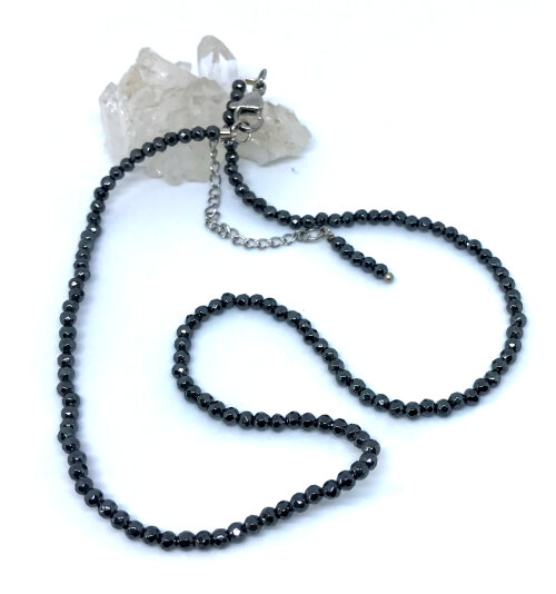 Choker Colar com Hematitas Facetadas e Aço Inox