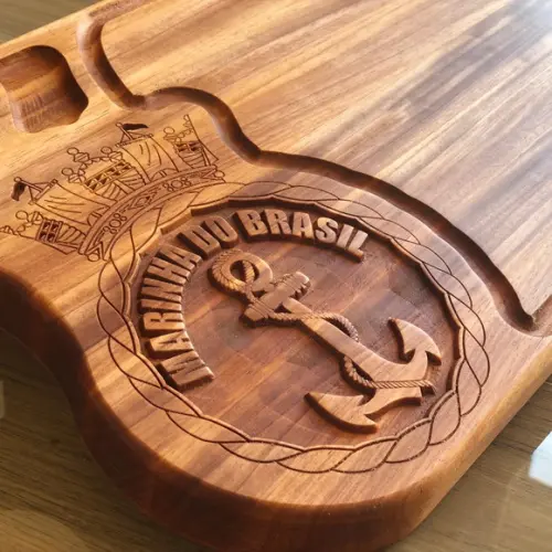 Tábua personalizada com logo