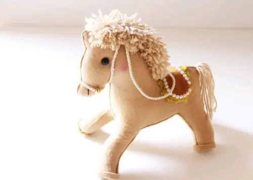 Cavalo em feltro