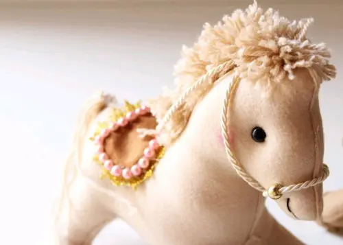 Cavalo em feltro