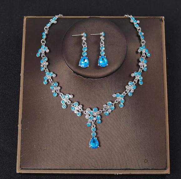 Conjunto Colar e Brincos Azul com Prata Miss Dama 15 Anos