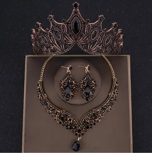 Conjunto Coroa Colar e Brincos Dourado Preto Festas Cosplay