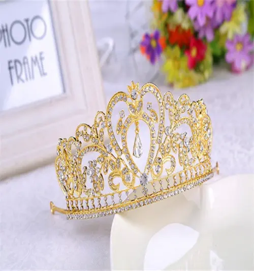 Coroa Tiara Noivas e Debutantes Dourada Luxo 006
