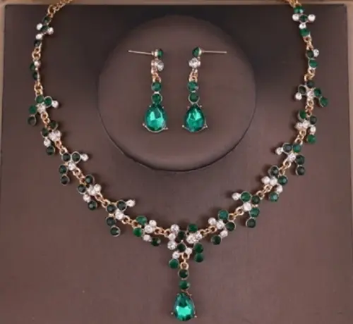 Conjunto Colar e Brincos Miss Dama Debutante 15 Anos Verde