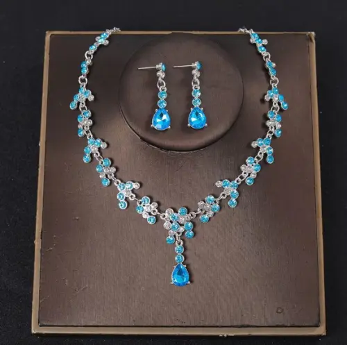 Conjunto Colar e Brincos Azul com Prata Miss Dama 15 Anos