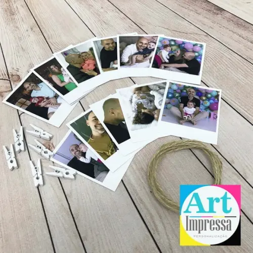 Kit 12 Mini Polaroids com Varal + Pregadores