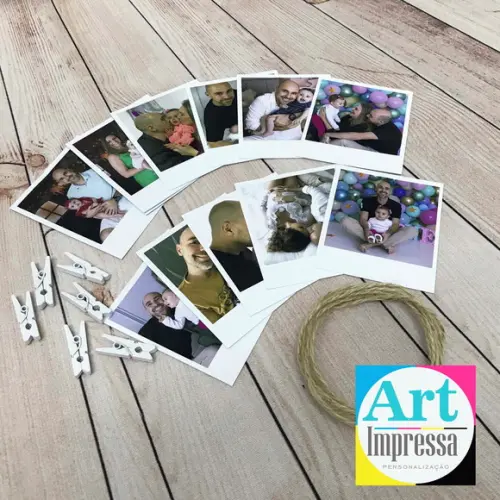 Kit 12 Mini Polaroids com Varal + Pregadores