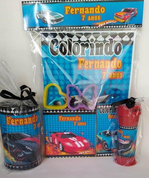 Kit colorir com Massinha , cofrinho e bolinha de sabãoHotwheels