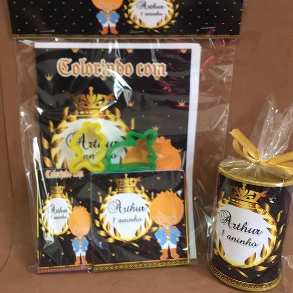 Kit Colorir com Massinha e Cofrinho Príncipe Realeza