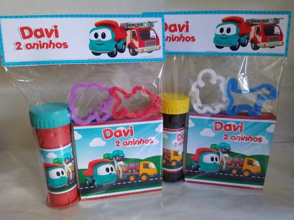Kit Massinha e Bolinha de Sabão Leo e o Caminhão