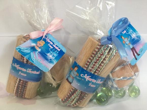 Kit Pião Corda e Bolinha de Gude Cinderela