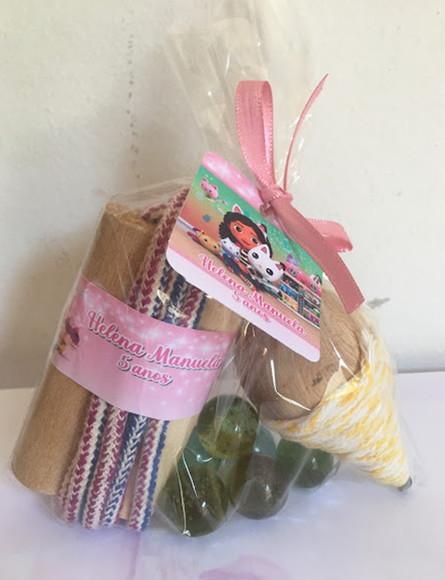 Kit Pião Corda e Bolinha de Gude Casa Magica Gaby