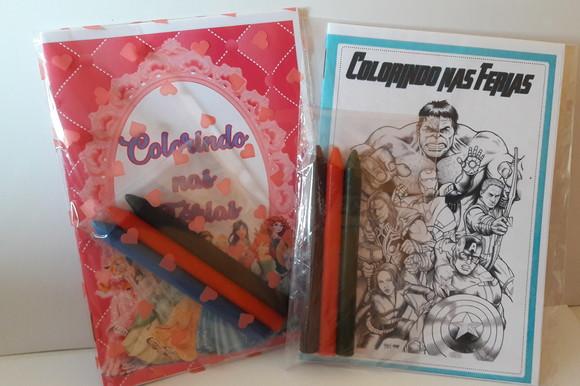 Mini Livro de Colorir c/ 3 Giz