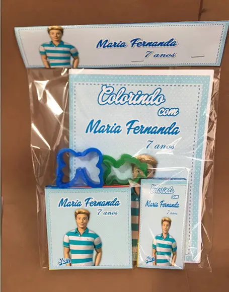 Kit Colorir com Massinha Barbie e Ken