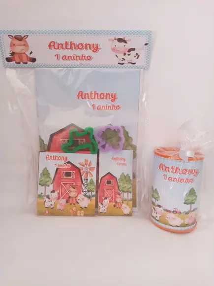 Kit Colorir com Massinha e Cofrinho Fazendinha Aquarelada