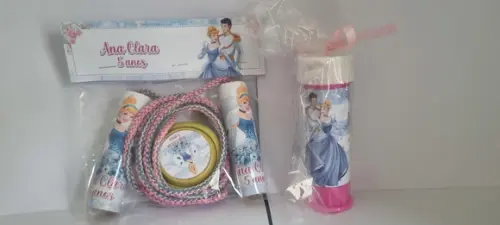 Kit Corda Personalizada, Ioio e Bolinha de Sabão Cinderela
