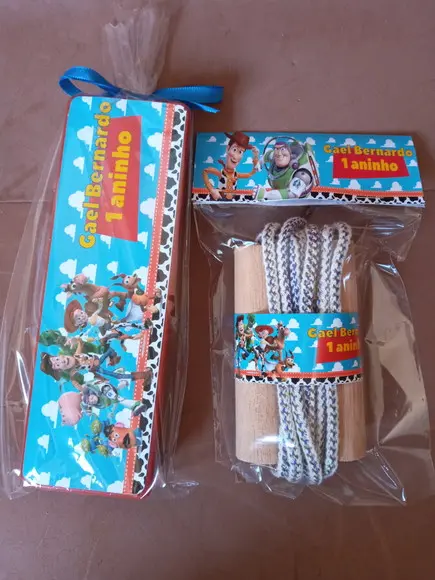 Kit Domino e Corda de Pular Toy Story