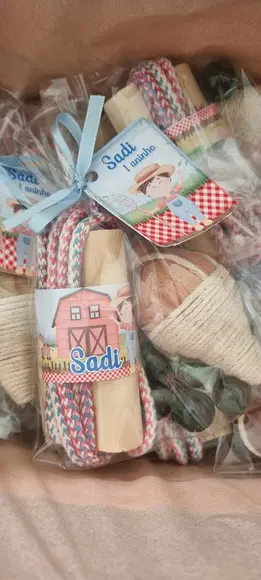 Kit Pião Corda e Bolinha de Gude Fazendinha