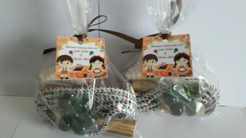 Kit Pião Corda e Bolinha de Gude João e Maria