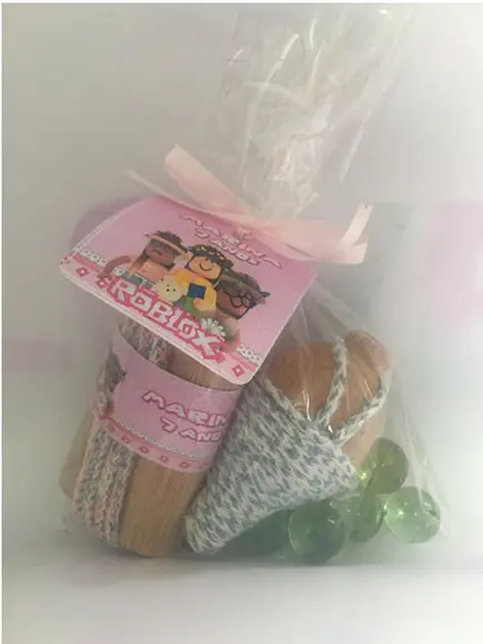 Kit Pião Corda e Bolinha de Gude Roblox Rosa