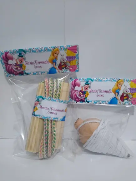 Kit Pião e Corda Alice no Pais das Maravilhas