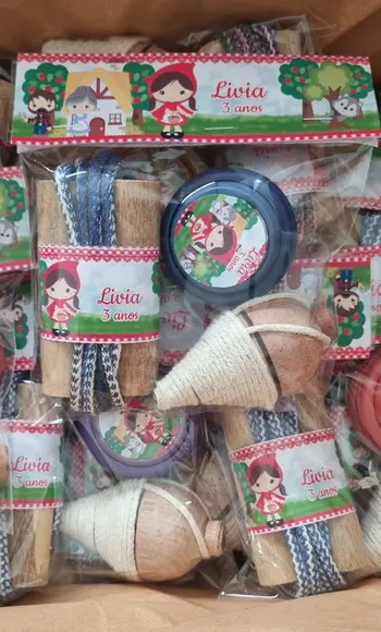 Kit Pião, Corda, Ioiô Chapeuzinho Vermelho